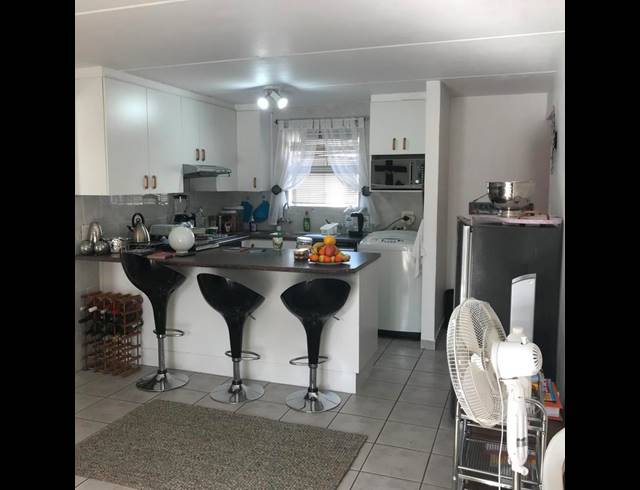 2 BEDROOM PROPERTY TO RENT IN VREDEKLOOF EAST
